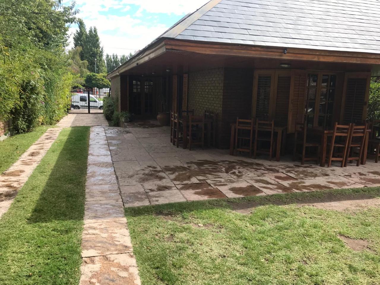 La Casona Del Rio Hotel Neuquén Exterior foto